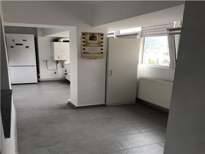 Apartament 4 camere, zona Noua