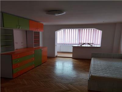 Apartament decomandat cu 3 camere etaj intermediar, in zona Vlahuta ITC, Brasov