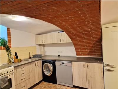 Apartament 3 camere, Central