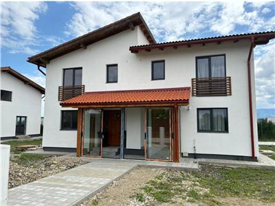 Vila tip duplex, toate utilitatile, 110mp utili, 380mp teren, cu TVA inclus, Stupini